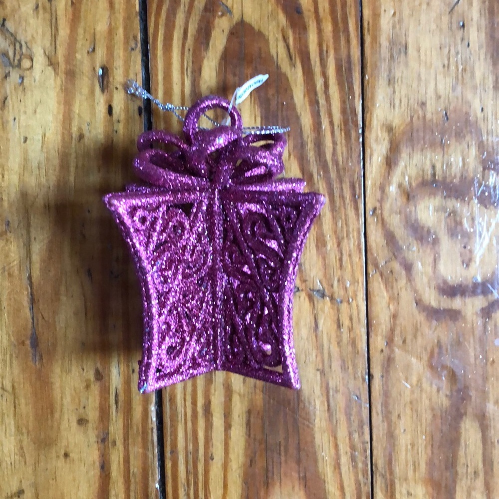 🎄 Pink Glitter Gift Ornament 🎄